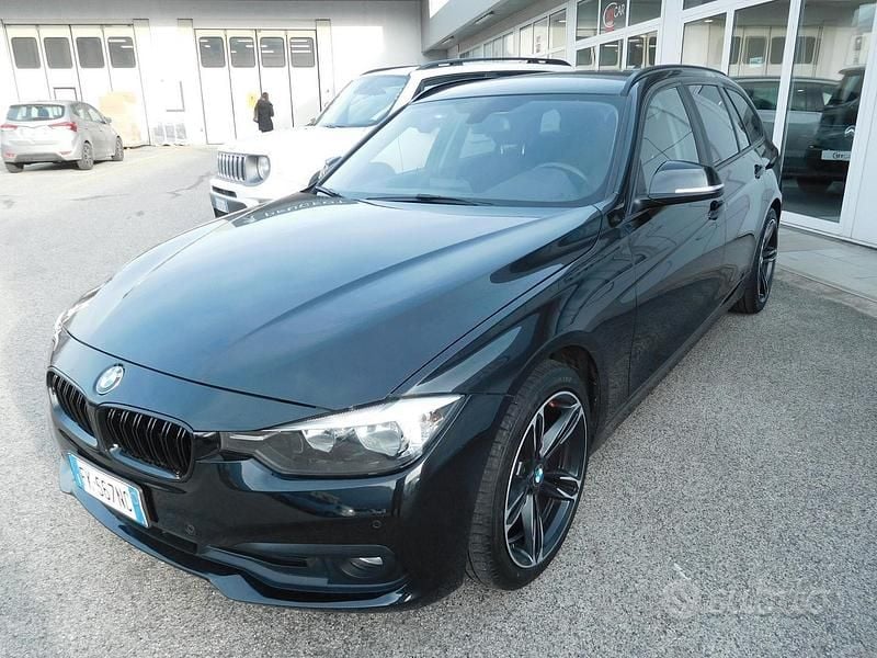 Nero Usata 2017 BMW 318 Advantage Station wagon | 15.900 € (Buon prezzo) - Immagine 1/4
