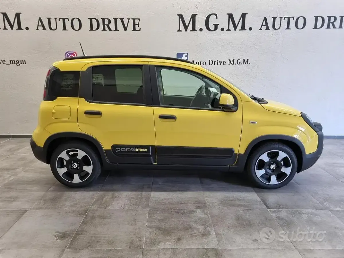 Nuova Fiat Panda Cross Cross 65 CV (47 kW) 2026 Giallo Utilitaria