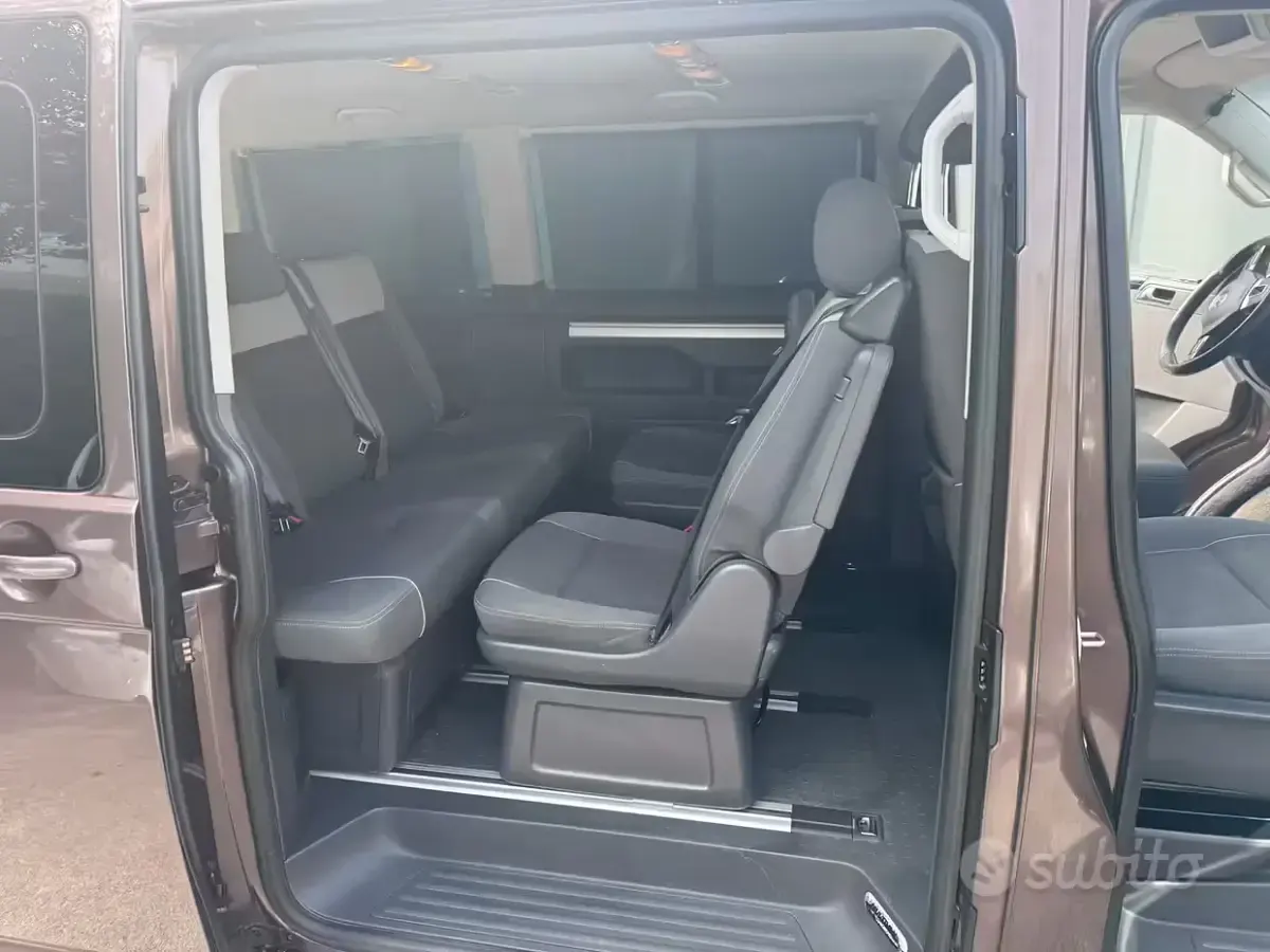 Usata VW T5 140 CV (102 kW) 2011 Marrone Furgone