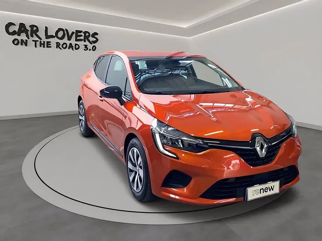 Usata Renault Clio Equilibre 101 CV (74 kW) 2023 Arancione Utilitaria