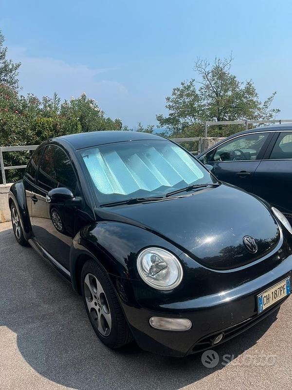 Usata VW New Beetle 101 CV (74 kW) 2003 Nero Utilitaria