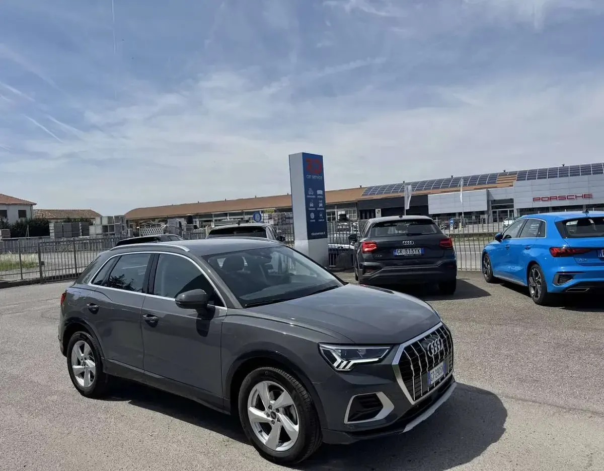 Usata Audi Q3 Advanced 150 CV (110 kW) 2024 Grigio atomico metallizzato SUV