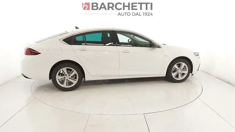 Usata Opel Insignia Business Elegance 174 CV (127 kW) 2022 Giallo Utilitaria