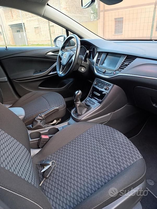Usata Opel Astra 95 CV (69 kW) 2016 Berlina