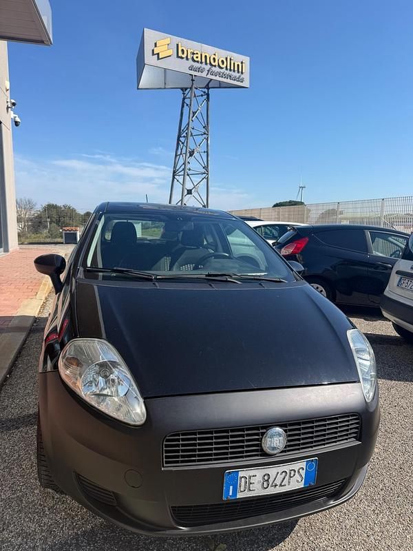 Usata Fiat Grande Punto Active 75 CV (55 kW) 2006 Nero Utilitaria