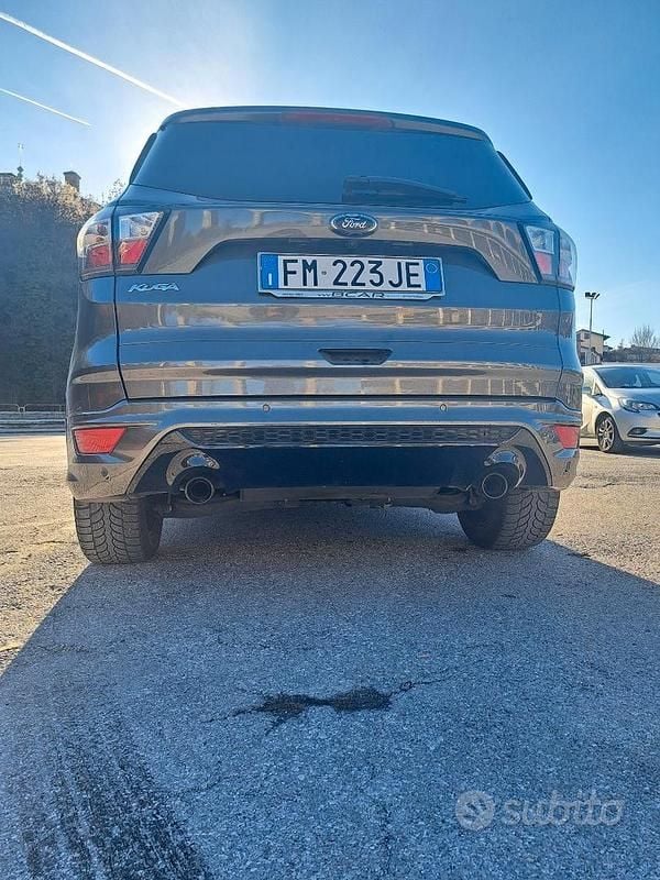 Usata Ford Kuga ST-Line 150 CV (110 kW) 2018 Grigio SUV