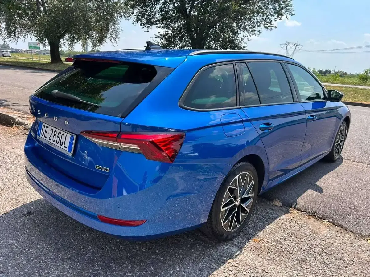 Usata Skoda Octavia Ambition 110 CV (80 kW) 2021 Blu/azzurro Station wagon