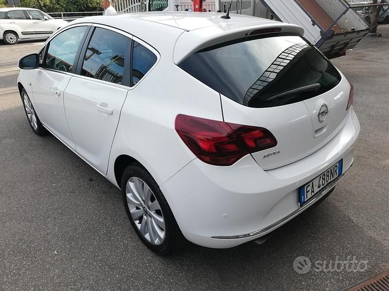 Usata Opel Astra Cosmo 140 CV (102 kW) 2015 Bianco Berlina