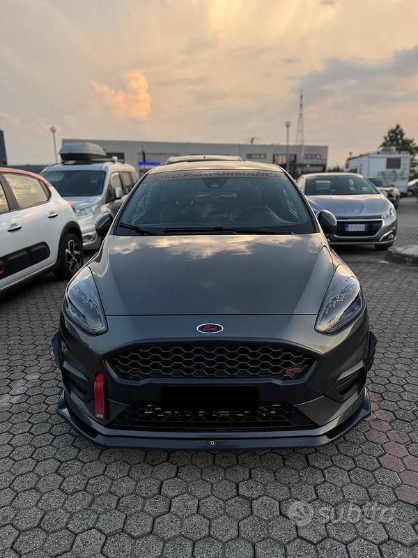 Usata Ford Fiesta ST 200 CV (147 kW) 2021 Grigio Utilitaria