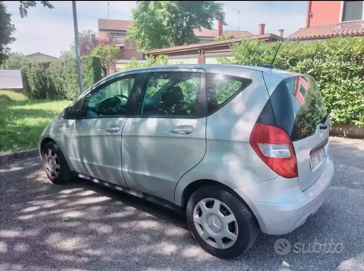 Usata Mercedes A160 95 CV (69 kW) 2010 Grigio Berlina