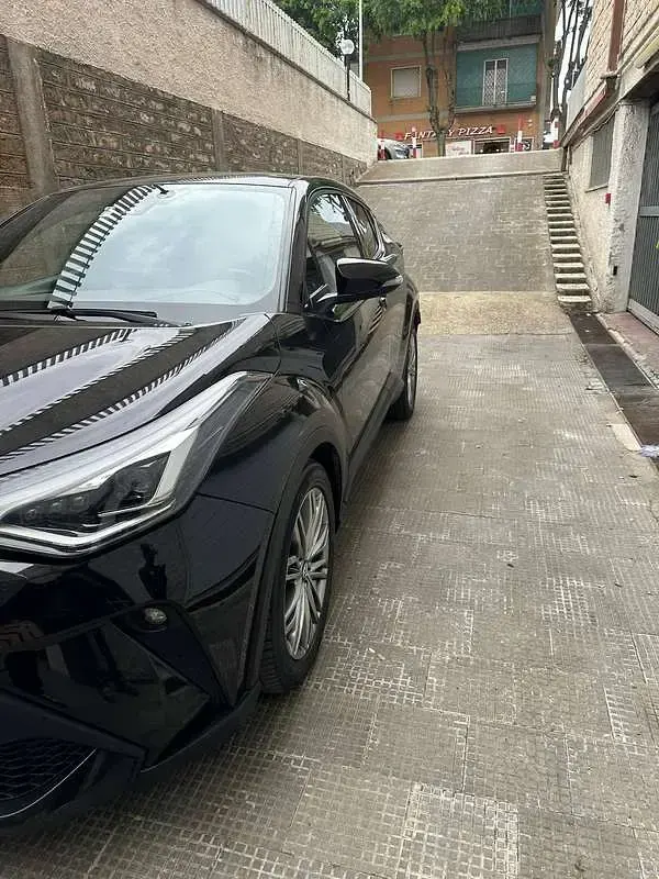 Usata Toyota C-HR Lounge 98 CV (72 kW) 2022 Nero SUV