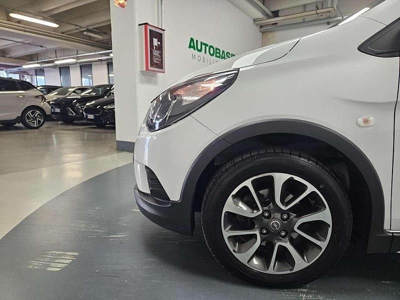 Usata Opel Karl Rocks 73 CV (53 kW) 2018 Bianco Utilitaria