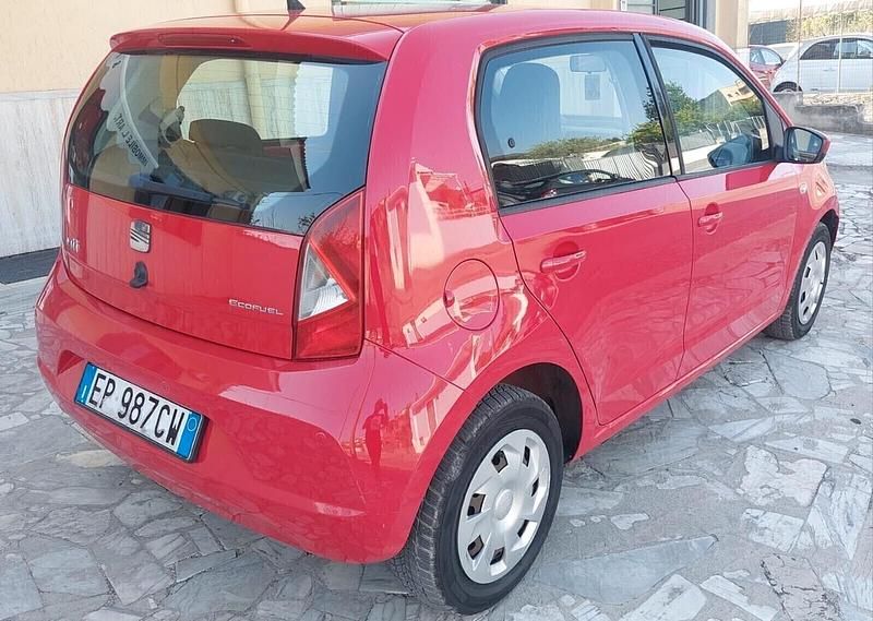 Usata Seat Mii 50 CV (36 kW) 2024 Rosso Utilitaria