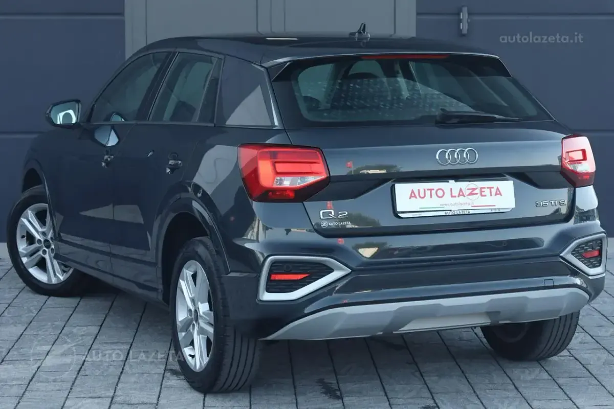 Usata Audi Q2 Premium 150 CV (110 kW) 2023 Grigio metallizzato SUV