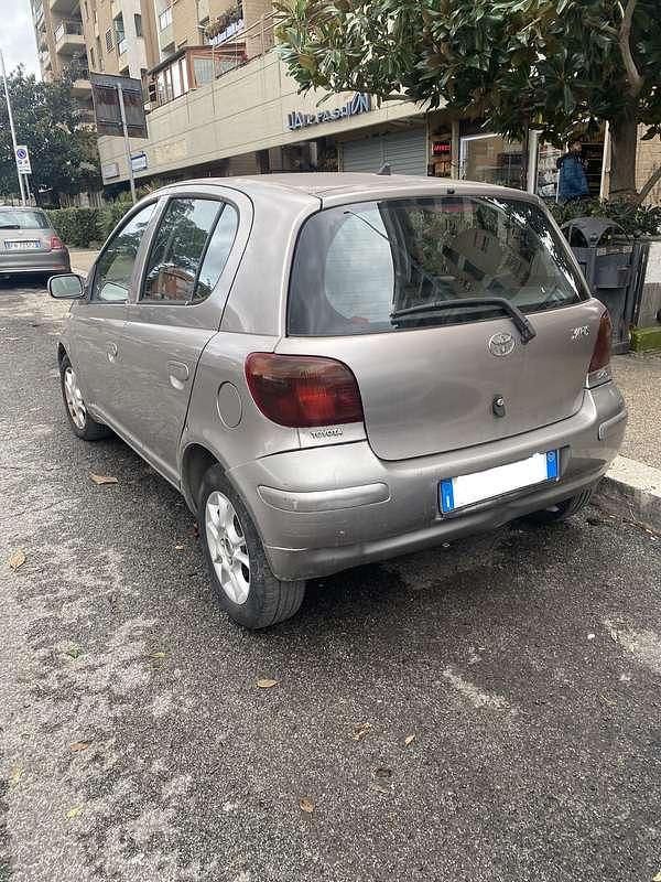 Usata Toyota Yaris 75 CV (55 kW) 2004 Berlina