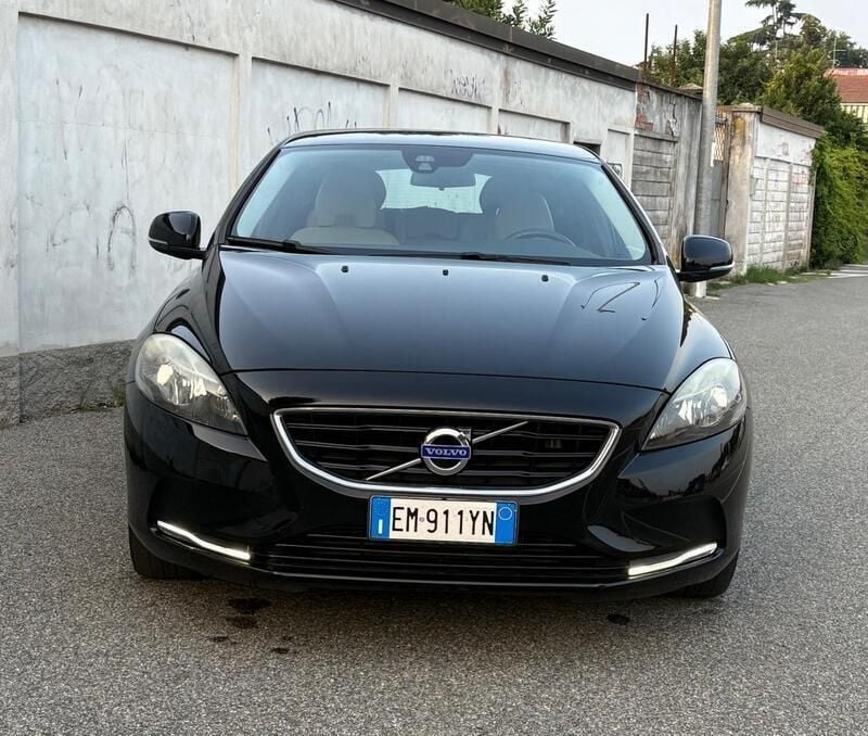 Usata Volvo V40 149 CV (109 kW) 2013 Nero Station wagon