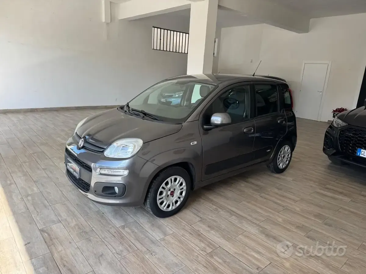 Occasion Fiat Panda Lounge 95 ch (69 kW) 2018 Gris Citadine
