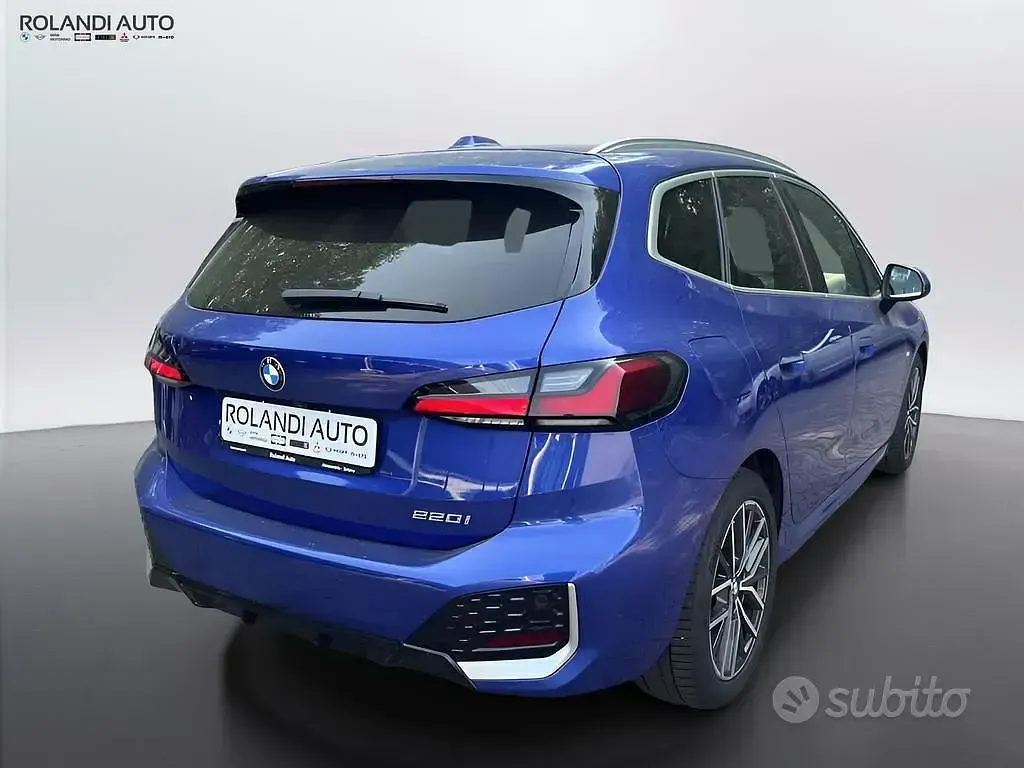 Usata BMW 220 Active Tourer M Sport 156 CV (114 kW) 2023 Portimao blue metallizzato Monovolume