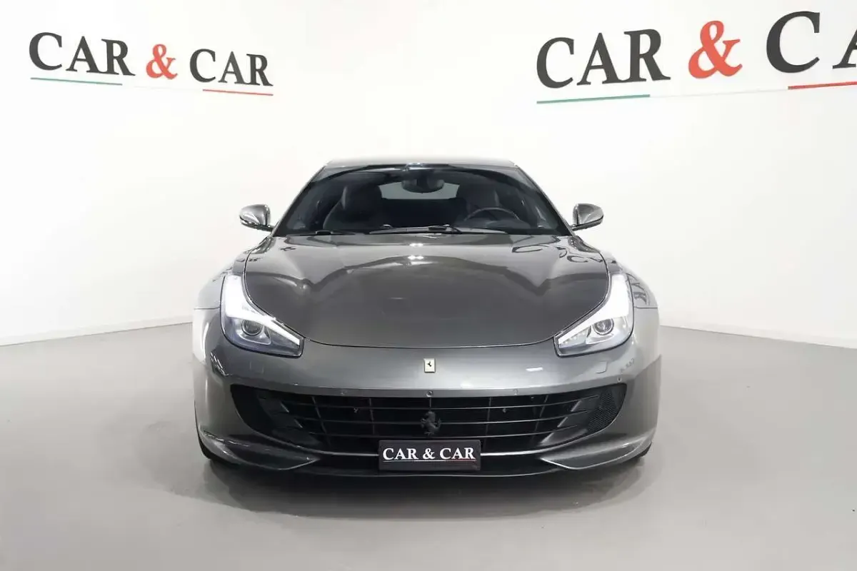 Usata Ferrari GTC4Lusso 689 CV (506 kW) 2018 Grigio Station wagon