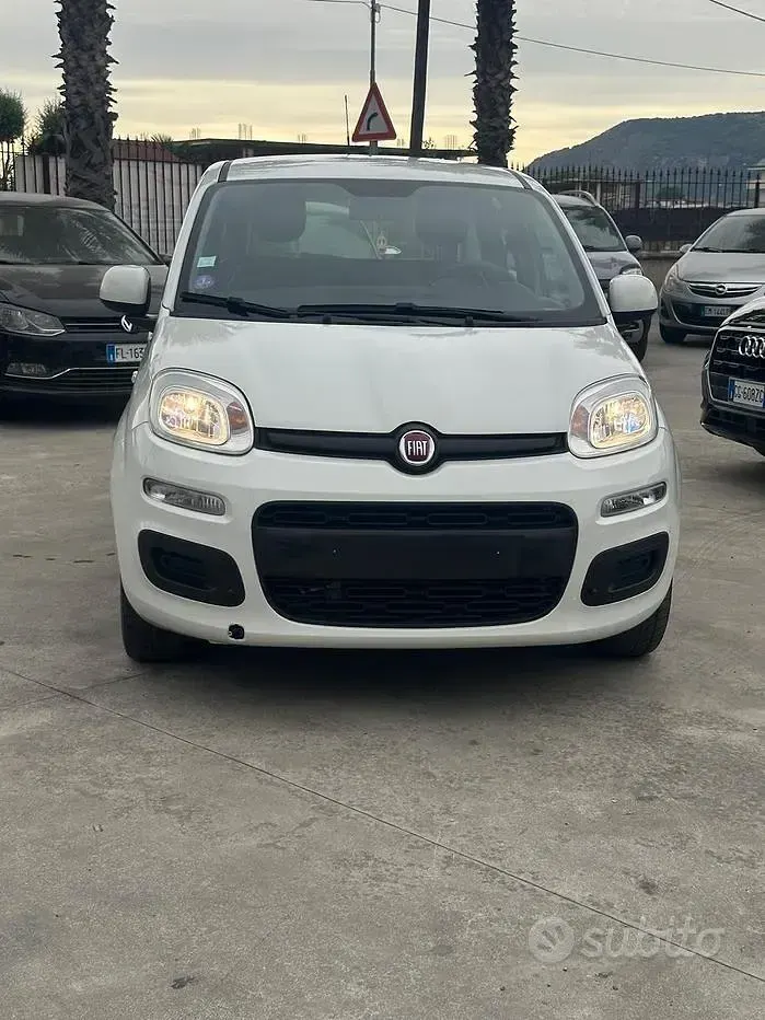 Usata Fiat Panda Lounge 69 CV (50 kW) 2019 Bianco Utilitaria