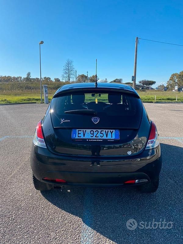 Usata Lancia Ypsilon 80 CV (58 kW) 2014 Utilitaria