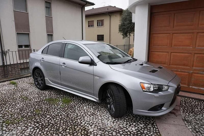 Usata Mitsubishi Lancer 241 CV (177 kW) 2011 Argento Berlina