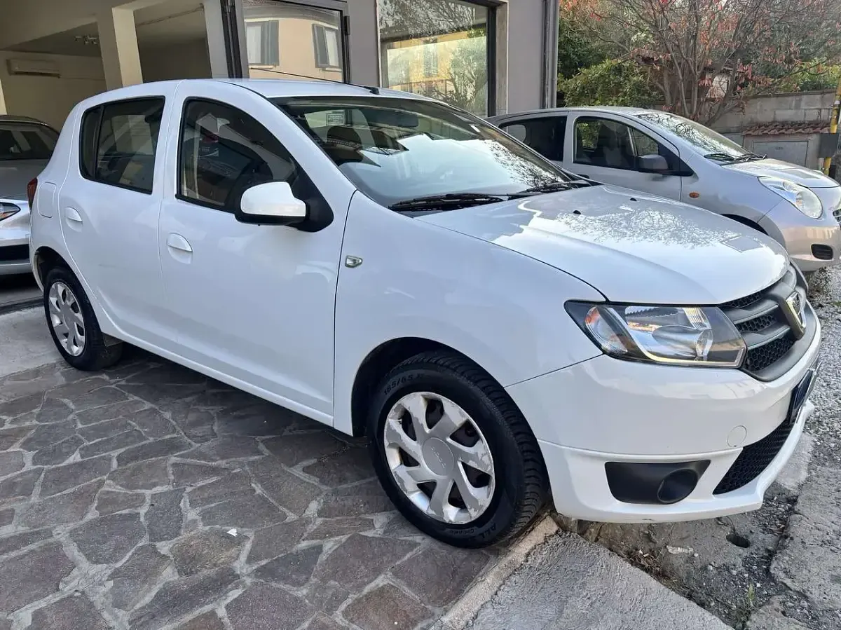 Usata Dacia Sandero Lauréate 75 CV (55 kW) 2014 Other Berlina