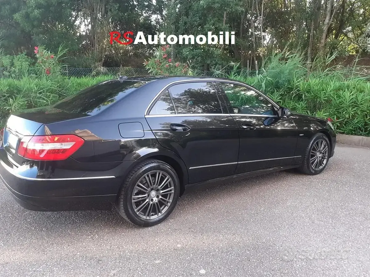 Usata Mercedes E220 170 CV (125 kW) 2011 Nero Berlina