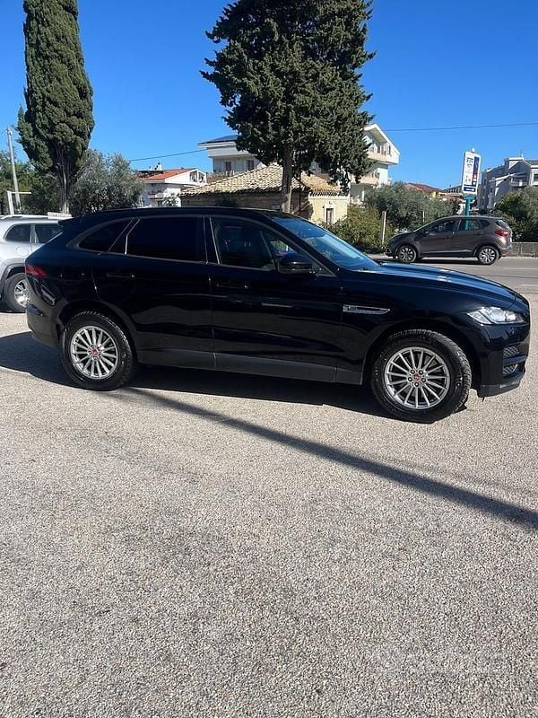 Usata Jaguar F-Pace Prestige 180 CV (132 kW) 2018 Nero SUV