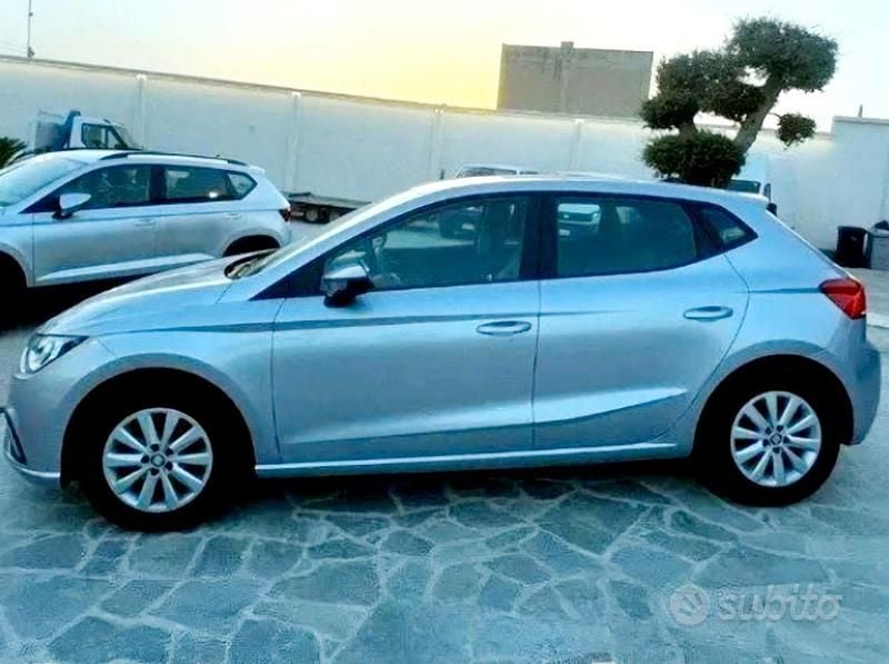 Usata Seat Ibiza 75 CV (55 kW) 2021 Grigio Berlina