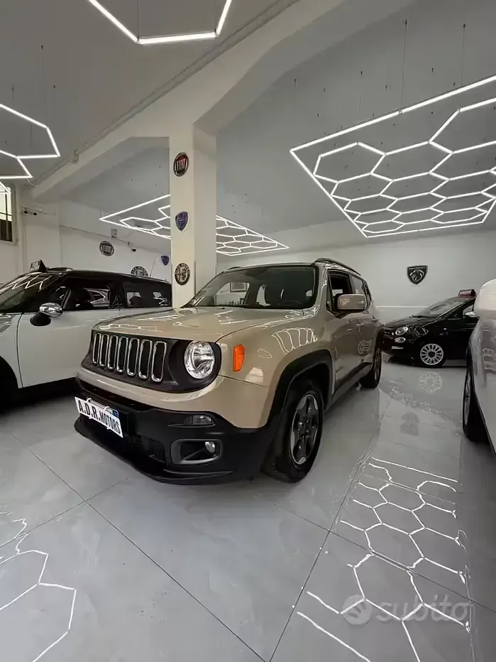 Usata Jeep Renegade Limited 120 CV (88 kW) 2015 Beige SUV