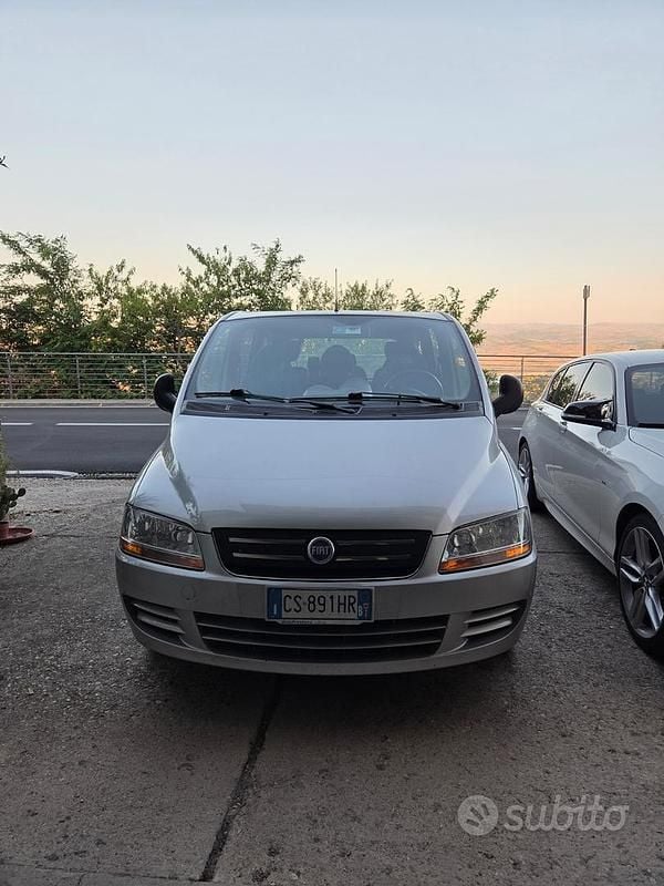 Usata Fiat Multipla 2004 Grigio Monovolume