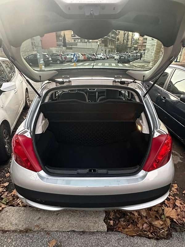 Usata Peugeot 207 88 CV (64 kW) 2006 Argento Berlina