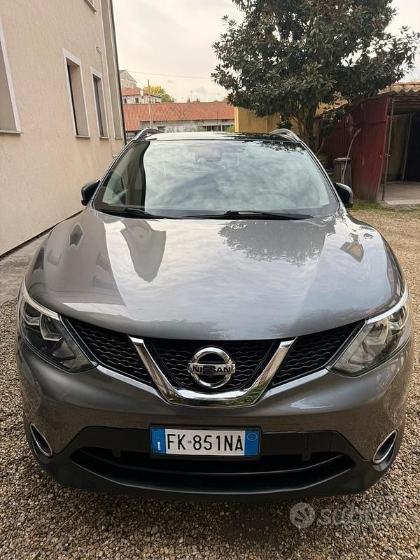 Usata Nissan Qashqai N-Connecta 115 CV (84 kW) 2017 Grigio SUV