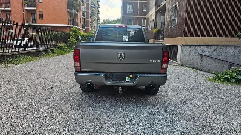 Usata Dodge Ram 395 CV (290 kW) 2009 Grigio Pick-up