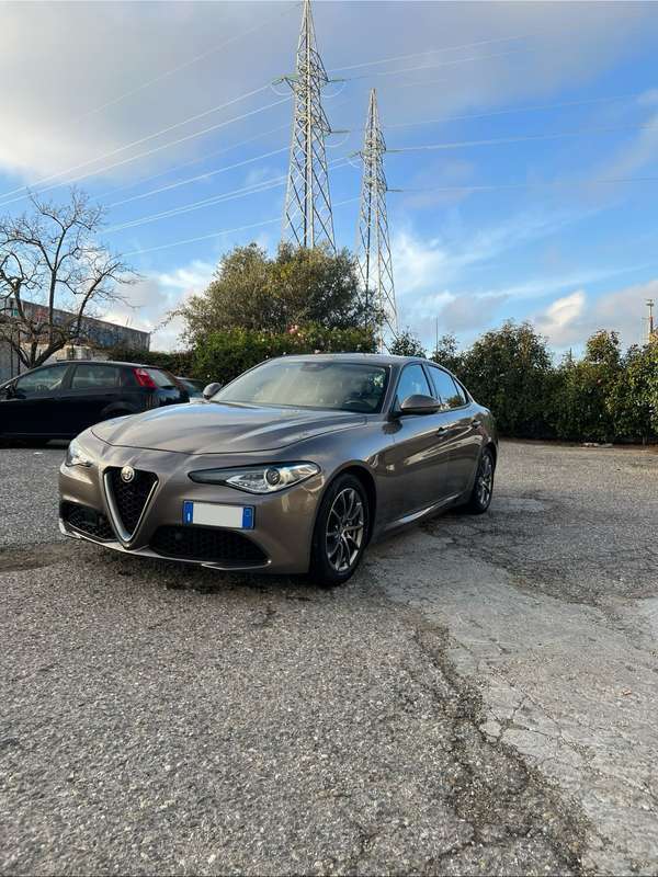 Usato 2018 Alfa Romeo Giulia 2.1 Diesel 160 CV (19.500 €)