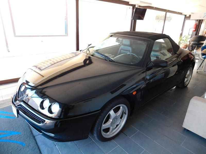 Usata Alfa Romeo Spider 155 CV (114 kW) 1998 Nero Cabrio