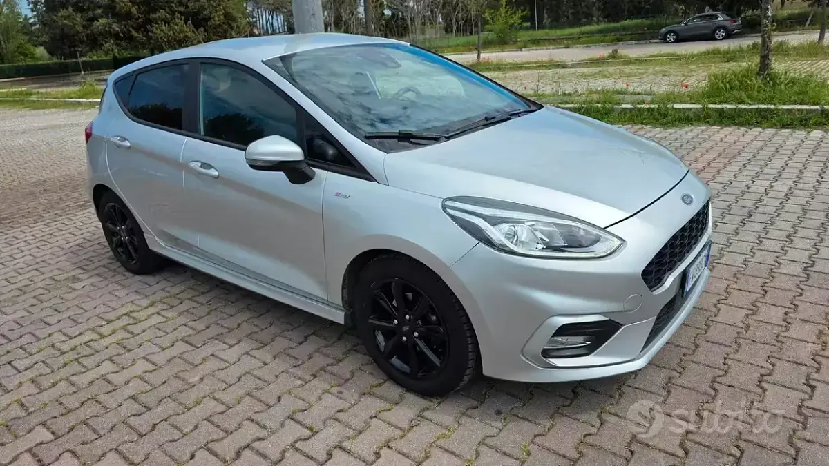 Usata Ford Fiesta ST-Line 86 CV (63 kW) 2019 Grigio Utilitaria