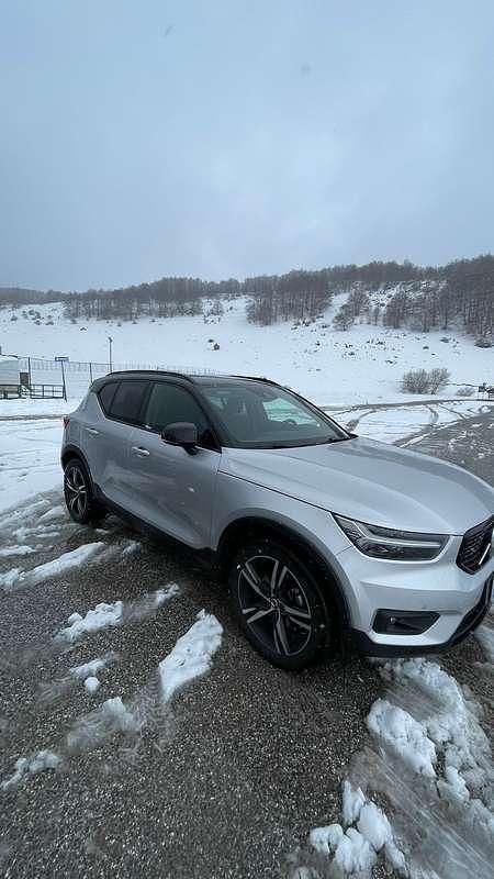 Usata Volvo XC40 R-Design 150 CV (110 kW) 2019 Grigio SUV