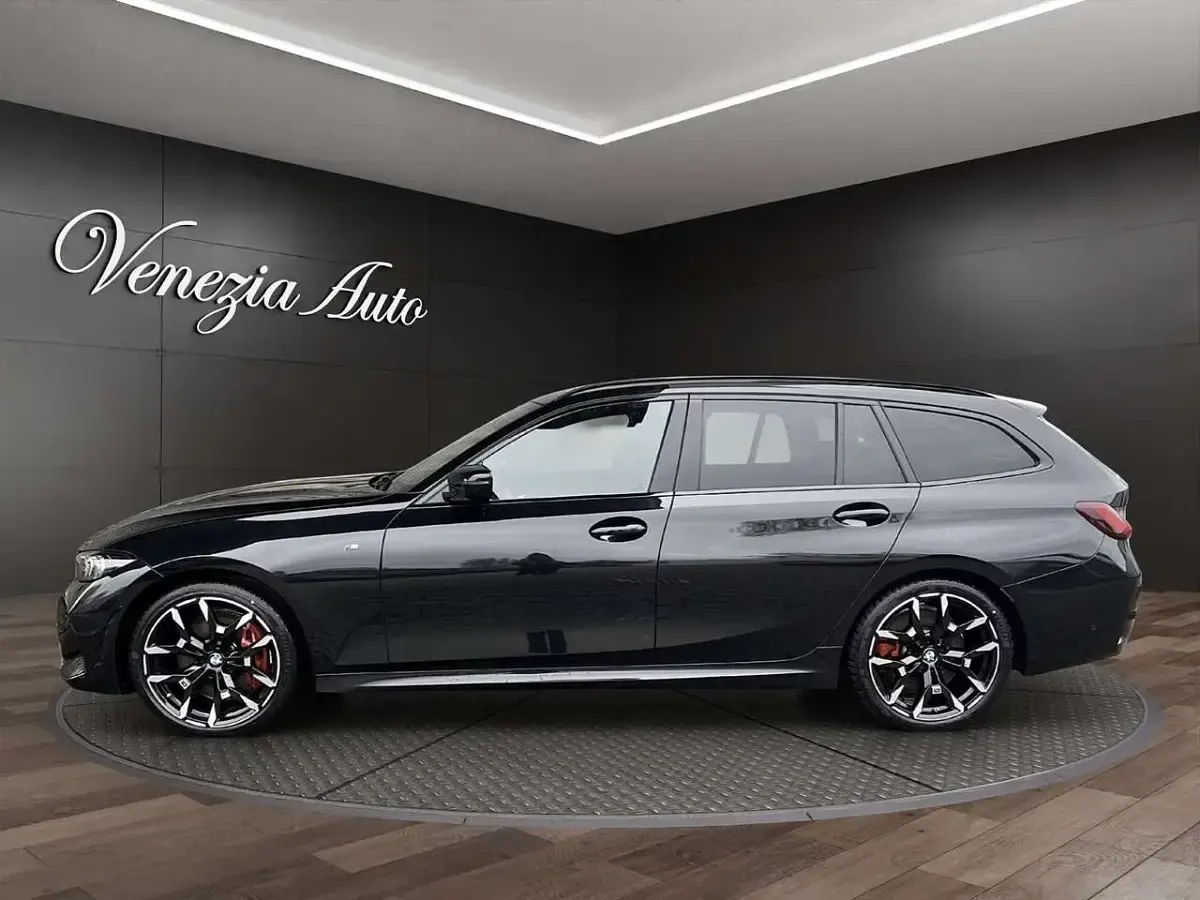Usata BMW 330 M Sport 245 CV (180 kW) 2025 Nero Station wagon