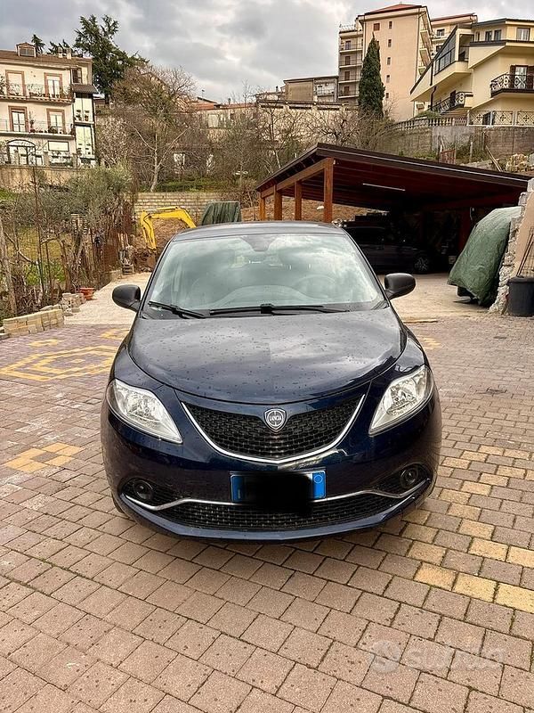 Usata Lancia Ypsilon 2017 Blu Utilitaria