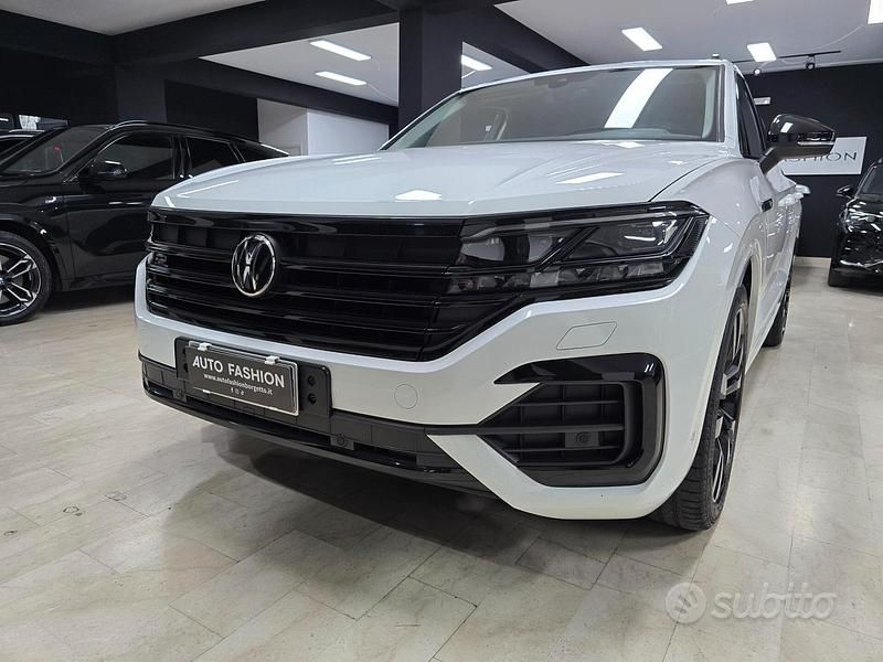 Usata VW Touareg R-line 231 CV (169 kW) 2022 Bianco SUV