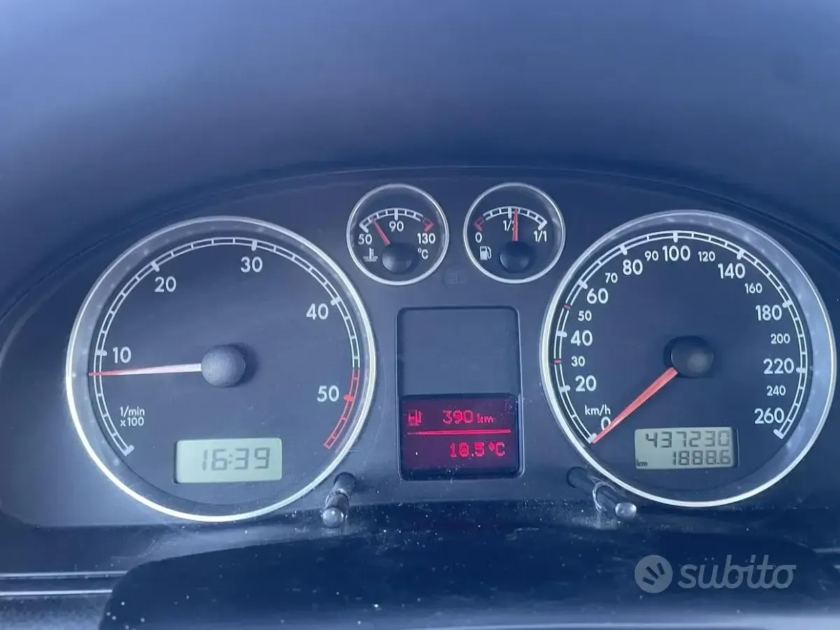 Usata VW Passat 130 CV (95 kW) 2001 Nero Berlina