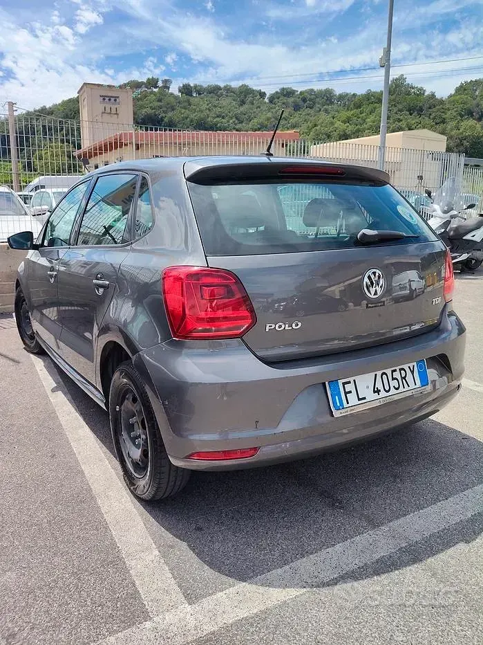 Usata VW Polo 75 CV (55 kW) 2017 Grigio Berlina