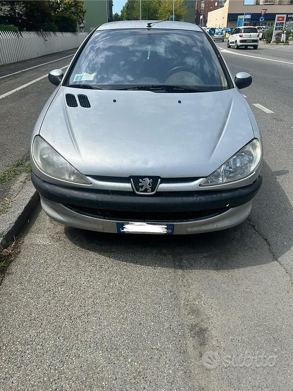 Grigio Usata 2003 Peugeot 206 Due volumi | 650 € - Immagine 1/4