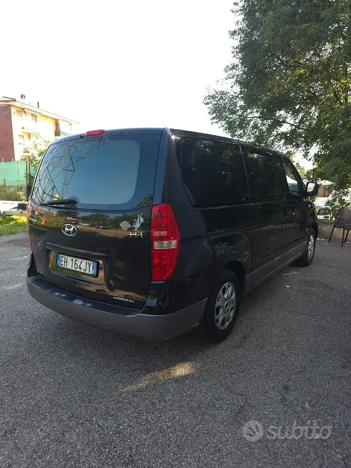 Usata Hyundai H-1 Comfort 136 CV (100 kW) 2011 Nero Monovolume