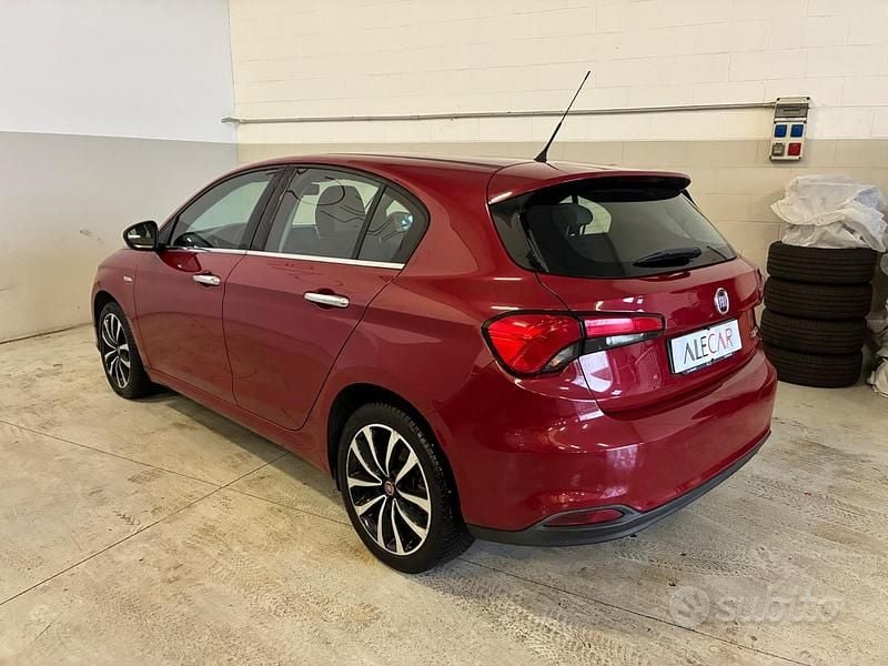 Usata Fiat Tipo Lounge 120 CV (88 kW) 2017 Rosso Berlina