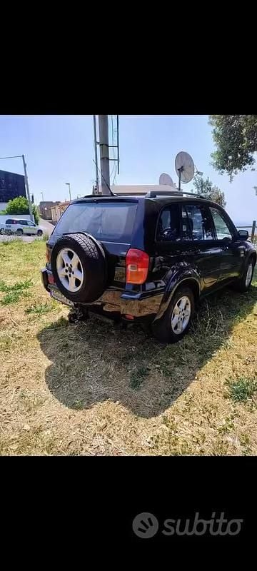 Usata Toyota RAV4 116 CV (85 kW) 2003 Nero SUV