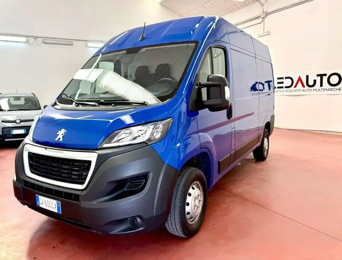 Usata Fiat Ducato 140 CV (102 kW) 2024 Blu/azzurro Furgone
