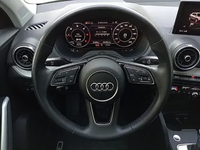 Begagnad Audi Q2 Business 116 HK (85 kW) 2024 Svart SUV